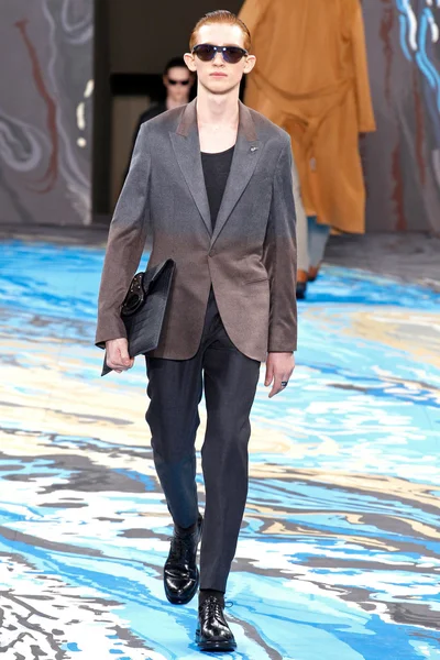 Look 39